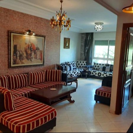 Stay Here, Nice Apartment With Garden View In Center, 1 Min Walk From Beach El Jadida Exteriör bild