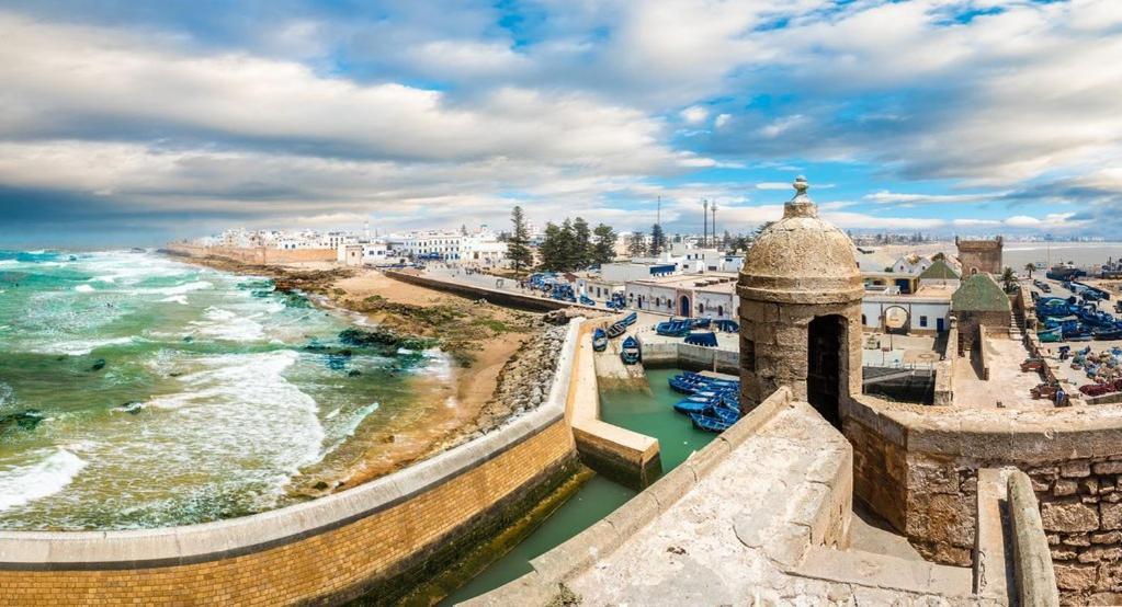 Stay Here, Nice Apartment With Garden View In Center, 1 Min Walk From Beach El Jadida Exteriör bild