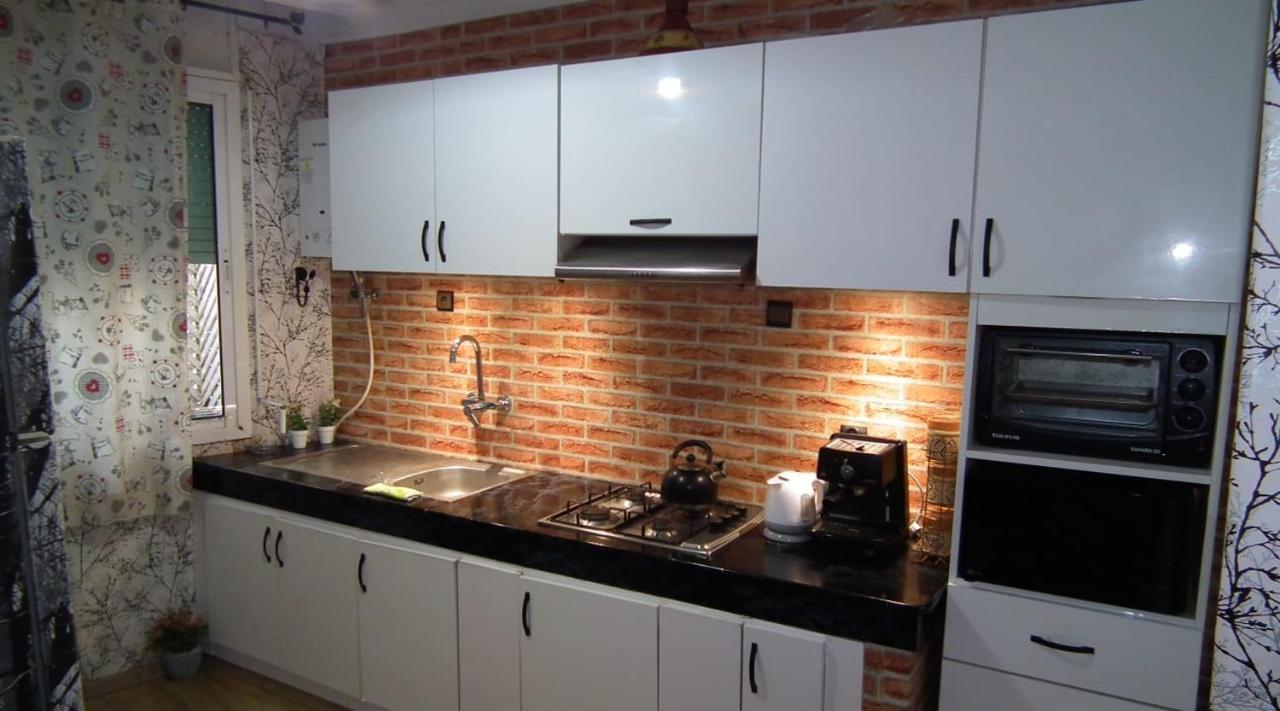 Stay Here, Nice Apartment With Garden View In Center, 1 Min Walk From Beach El Jadida Exteriör bild