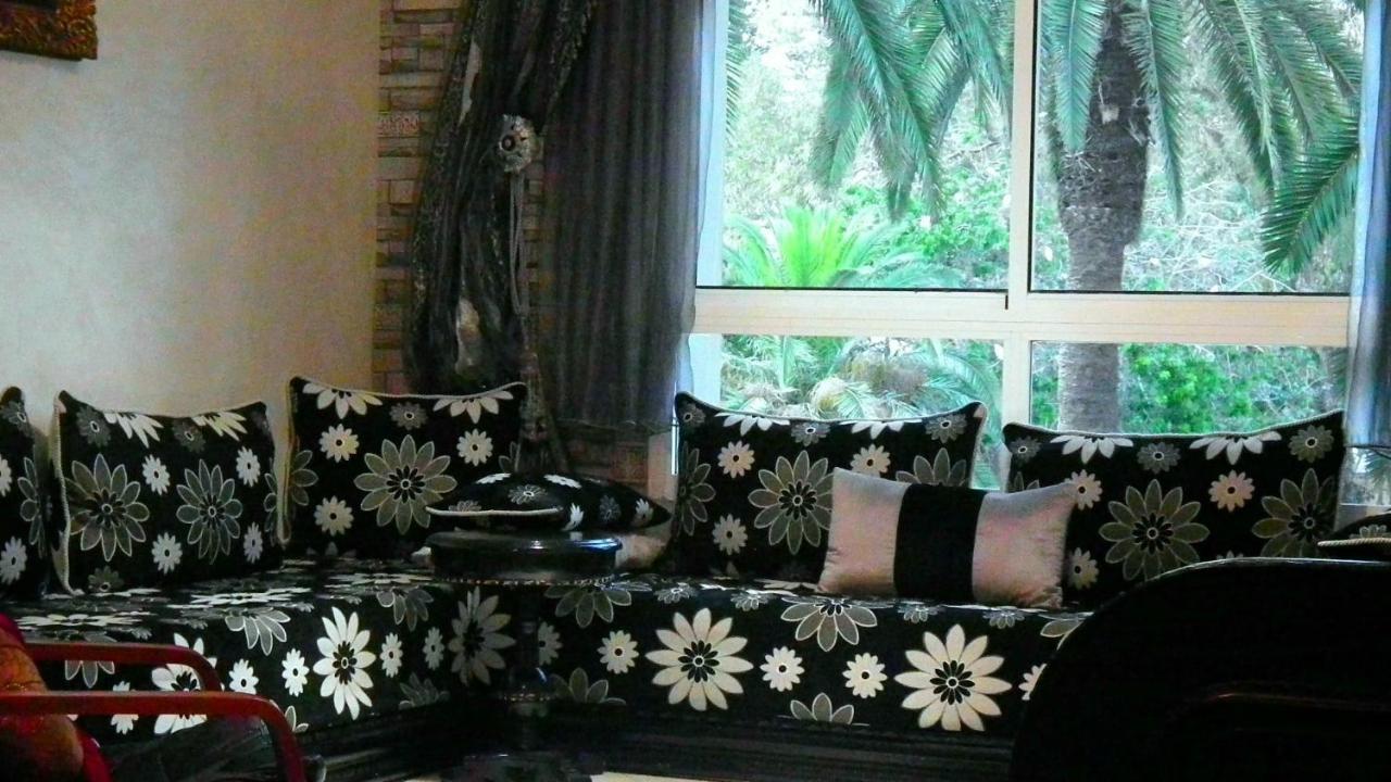 Stay Here, Nice Apartment With Garden View In Center, 1 Min Walk From Beach El Jadida Exteriör bild
